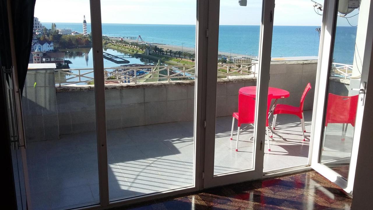 Apartment Miracle Μπατούμι Εξωτερικό φωτογραφία