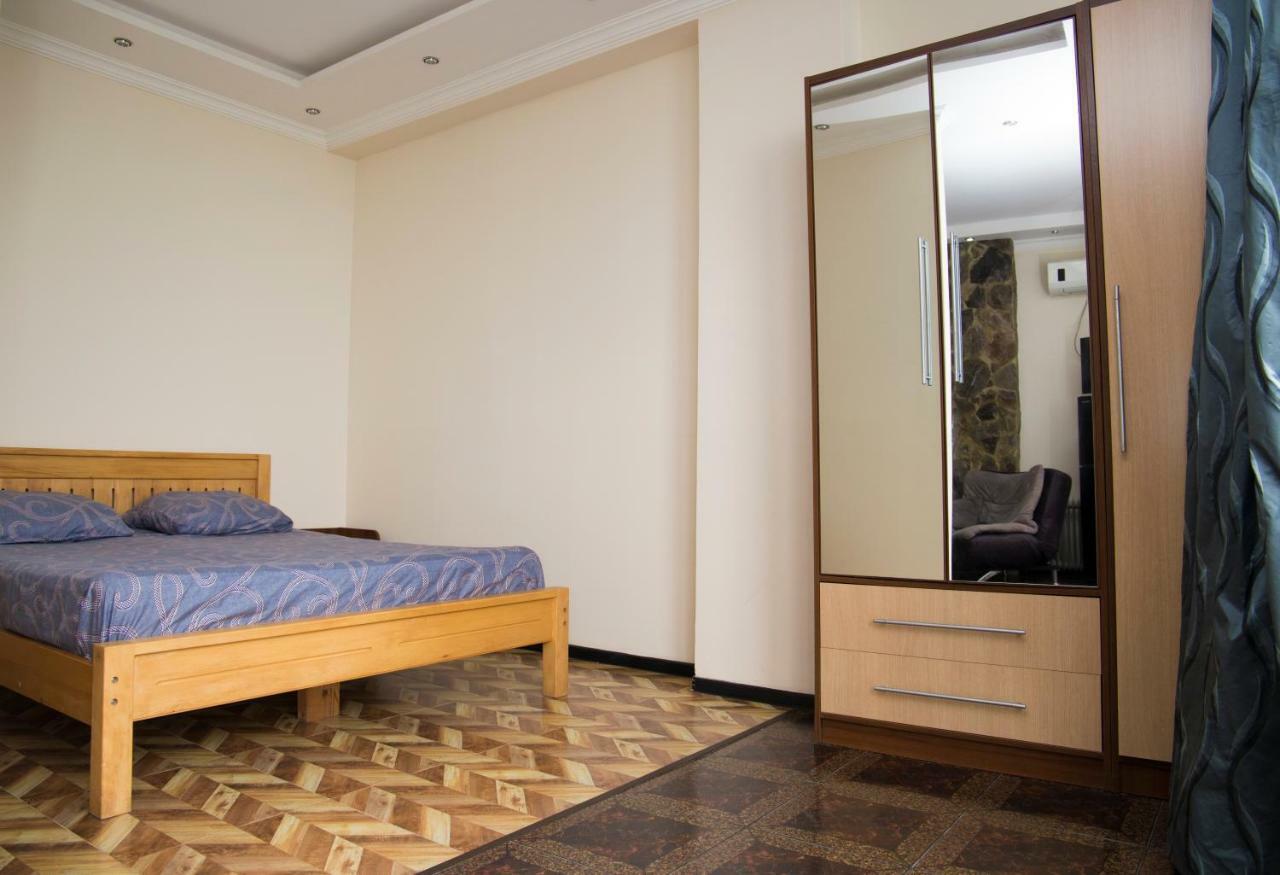 Apartment Miracle Μπατούμι Εξωτερικό φωτογραφία