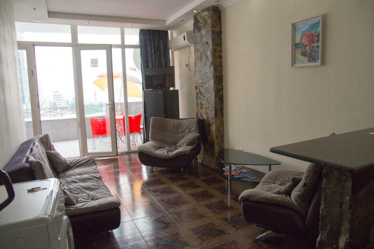 Apartment Miracle Μπατούμι Εξωτερικό φωτογραφία